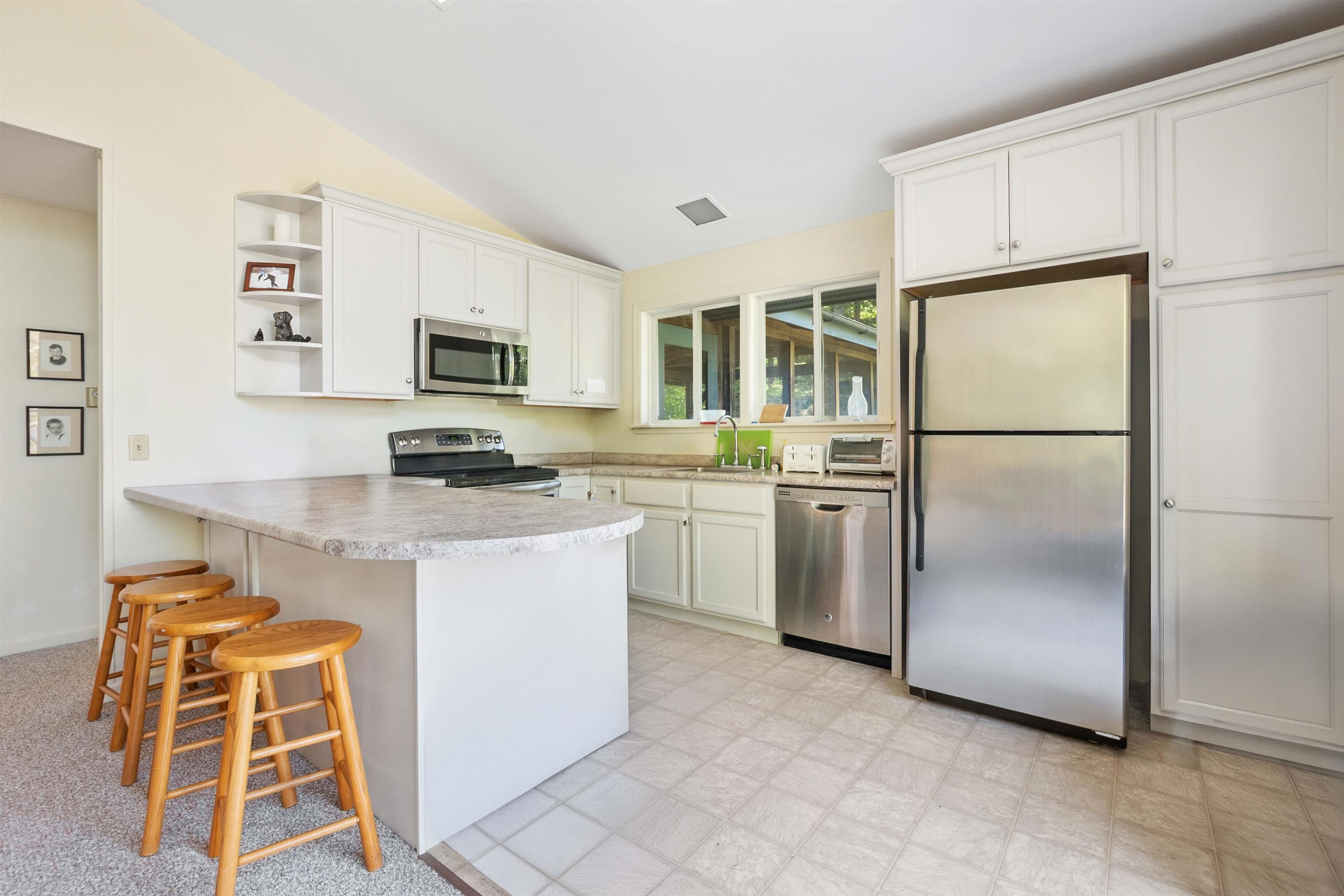 247 Sugarhouse Road New London, NH 03257 - Photo 8 of 24 Gallery Image 8