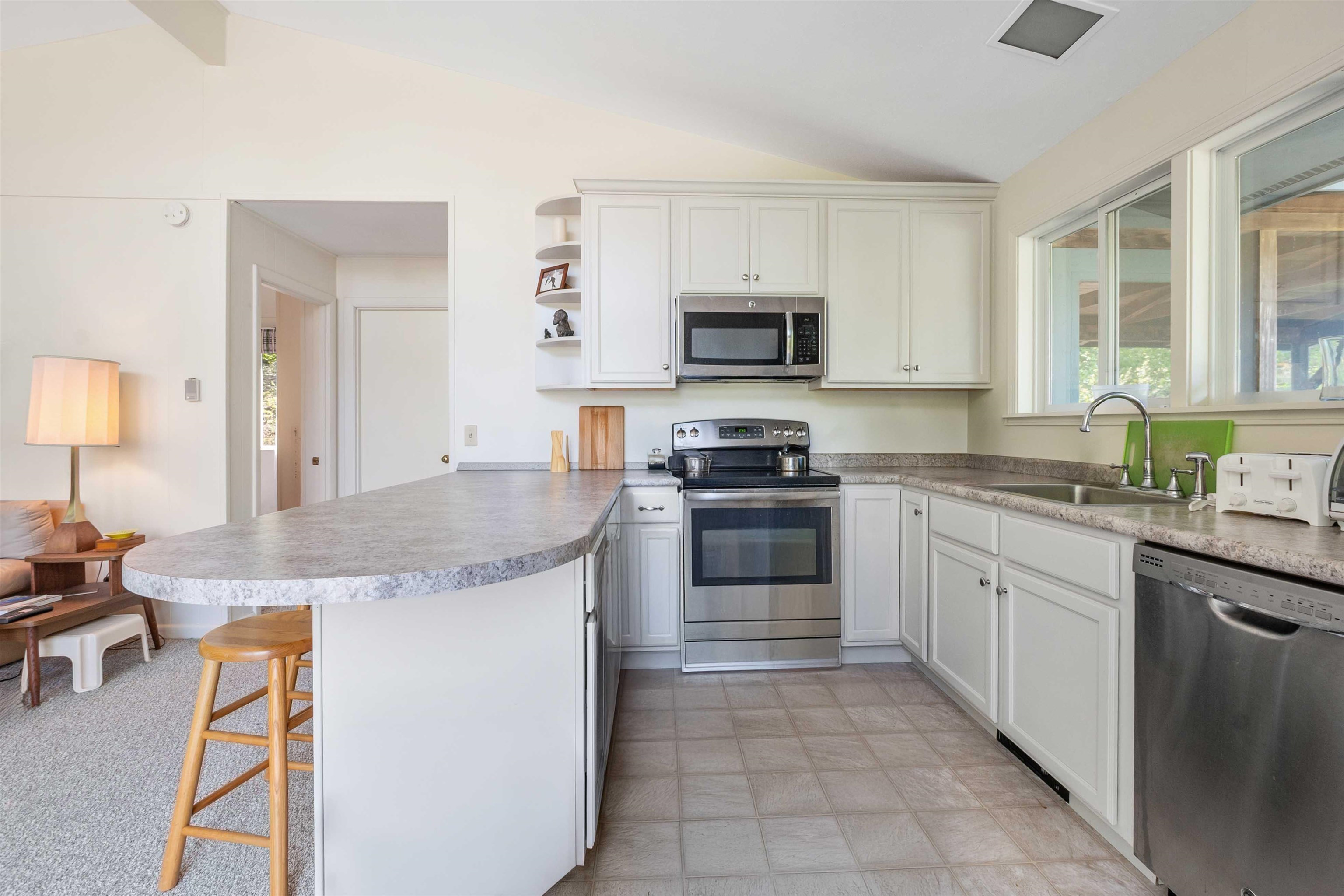 247 Sugarhouse Road New London, NH 03257 - Photo 9 of 24 Gallery Image 9