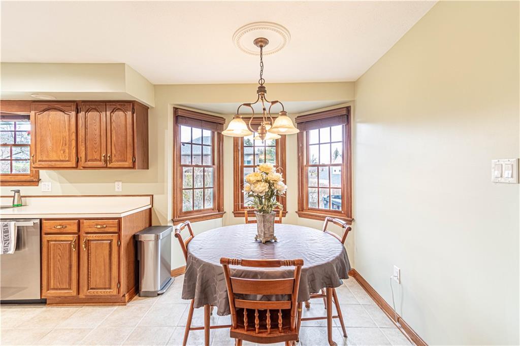 331 Cobblestone Circle McKees Rocks, PA 15136 - Photo 13 of 44 a dining room with furniture and window