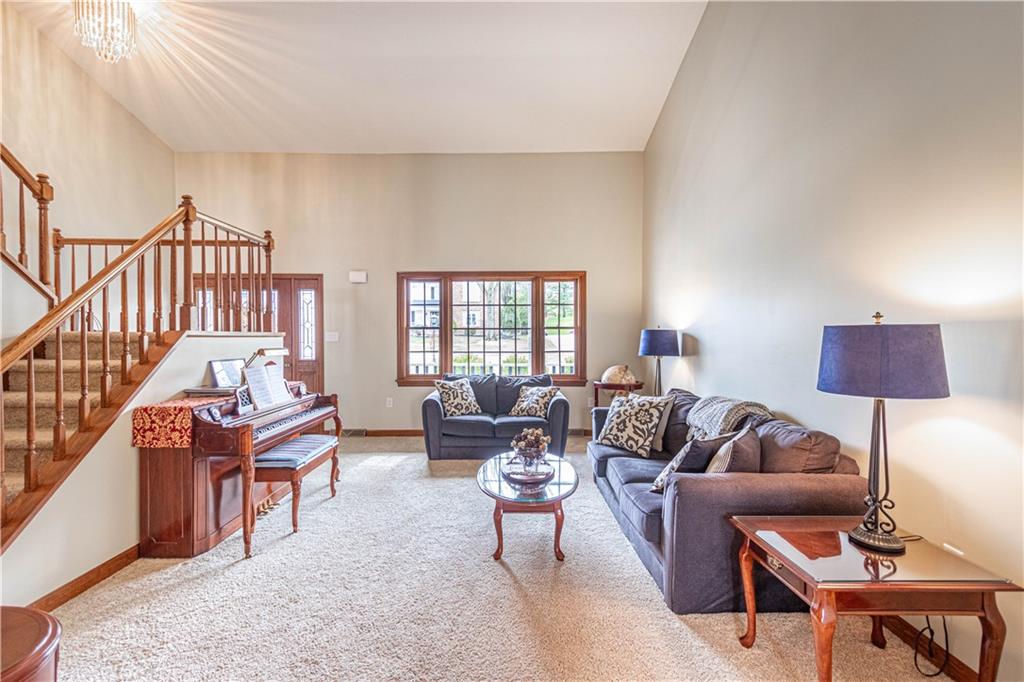 331 Cobblestone Circle McKees Rocks, PA 15136 - Photo 5 of 44 a living room with furniture and a window