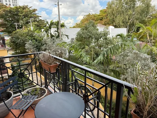 $4,500 | 101 Sidonia Avenue, Unit 301, Coral Gables, FL 33134