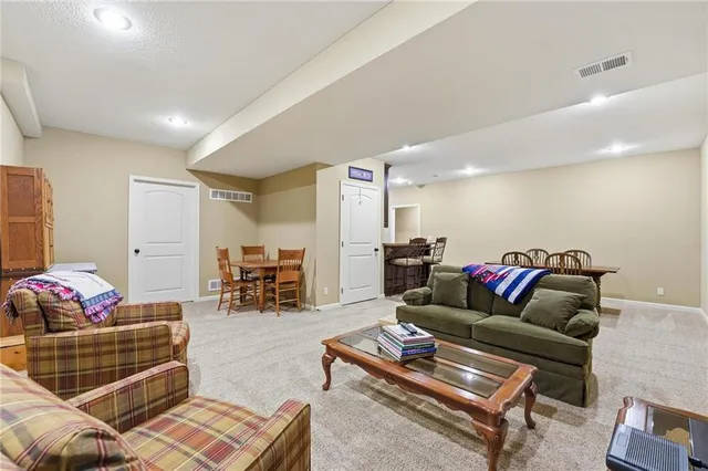 $648,000 | 11792 West 144th Place, Olathe, KS 66062