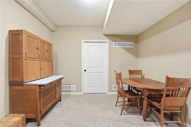 $648,000 | 11792 West 144th Place, Olathe, KS 66062