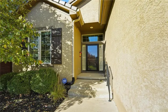 $648,000 | 11792 West 144th Place, Olathe, KS 66062