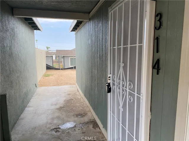 $330,000 | 113 West Fredricks Street, Barstow, CA 92311