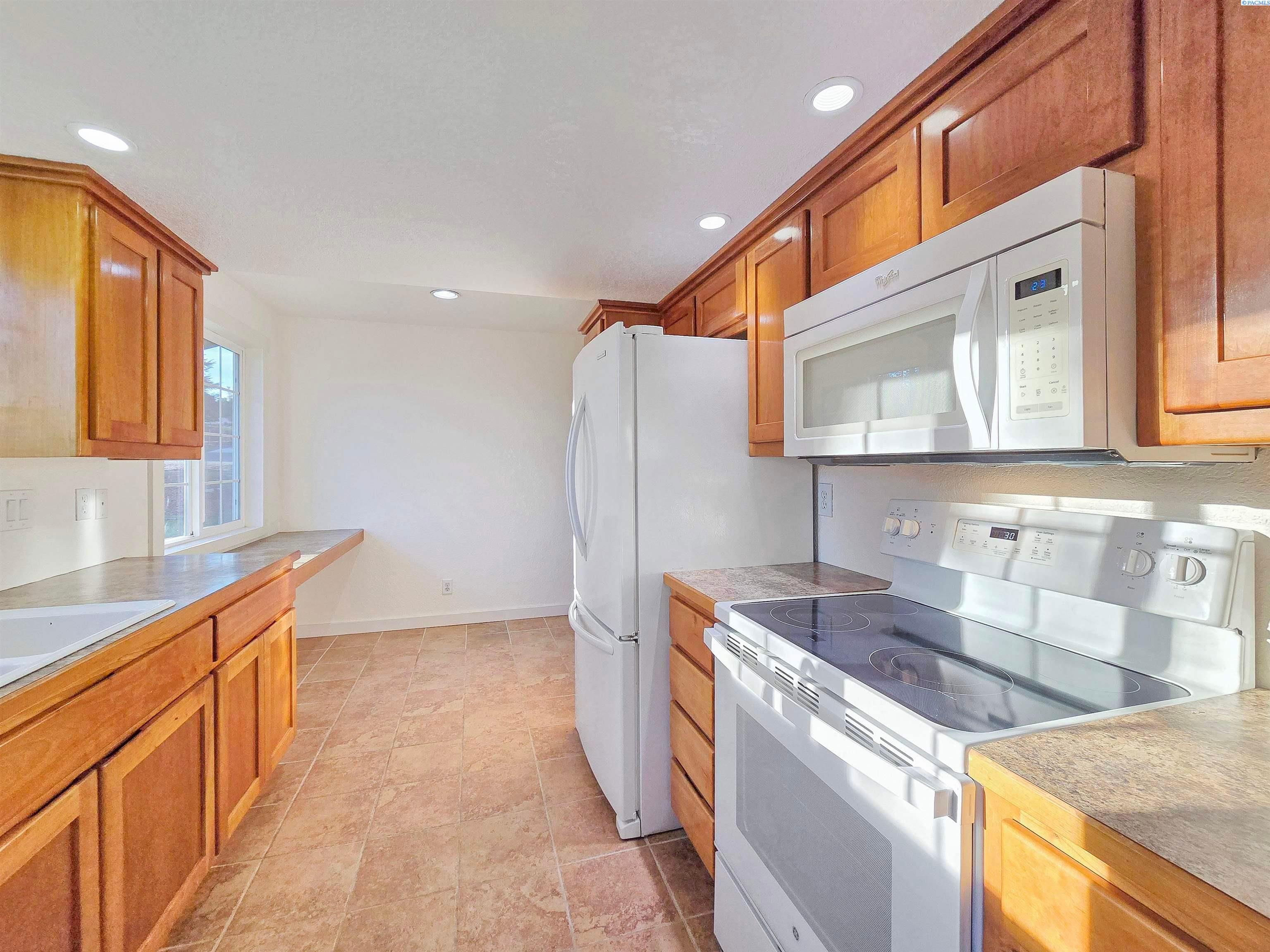 103003 East Vaca Road Kennewick, WA 99338 - Photo 12 of 34 Gallery Image 12