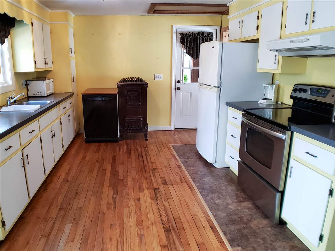 9 Wilkele Road Sandown, NH 03873 - Photo 6 of 24
