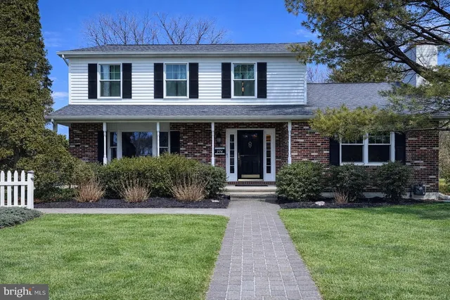 $456,000 | 234 Whiteland Avenue, Downingtown, PA 19335