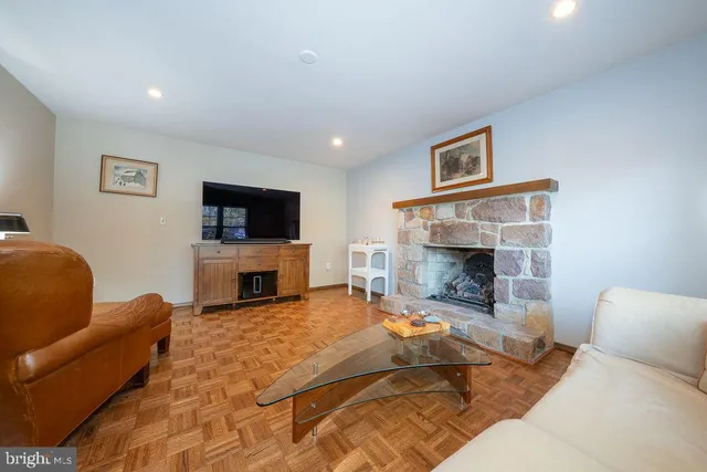 $456,000 | 234 Whiteland Avenue, Downingtown, PA 19335