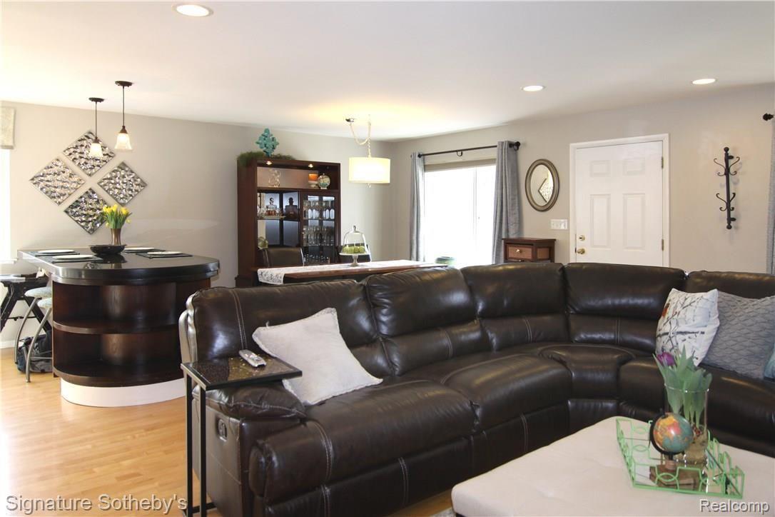 130 North Helen Avenue Rochester, MI 48307 - Photo 10 of 34 Open concept, spacious living room, dining room and open to kitchen