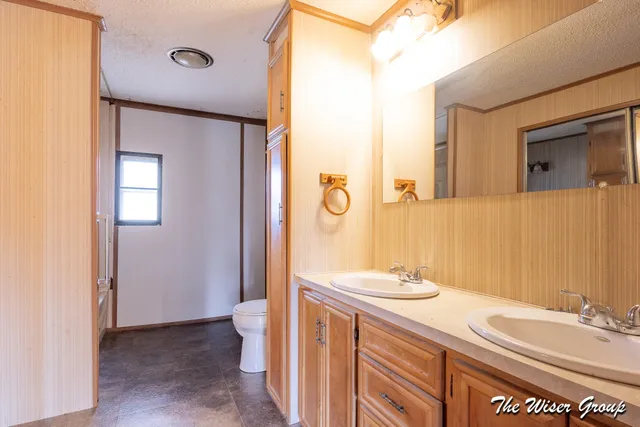 $289,900 | 2857 North Baldwin Avenue, White Cloud, MI 49349