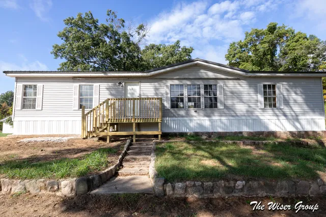 $289,900 | 2857 North Baldwin Avenue, White Cloud, MI 49349