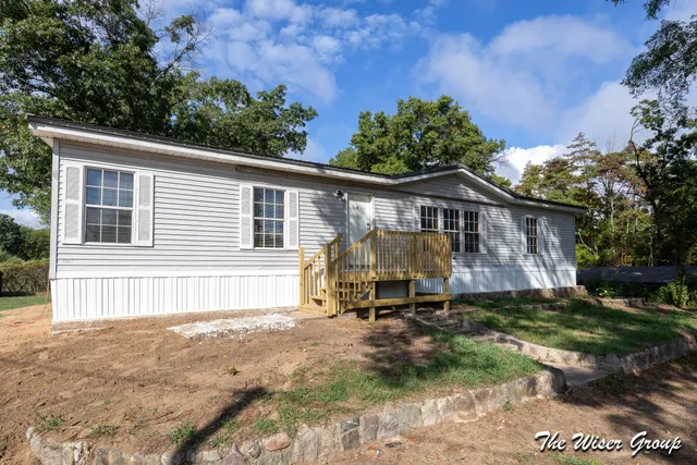 $289,900 | 2857 North Baldwin Avenue, White Cloud, MI 49349