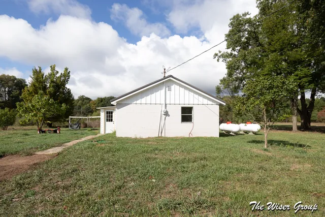 $289,900 | 2857 North Baldwin Avenue, White Cloud, MI 49349