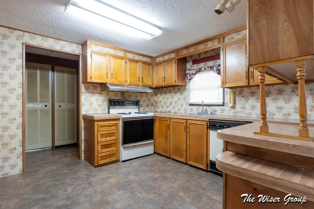 $289,900 | 2857 North Baldwin Avenue, White Cloud, MI 49349