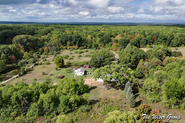 $289,900 | 2857 North Baldwin Avenue, White Cloud, MI 49349