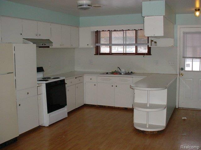 111 East Romeo Road Leonard, MI 48367 - Photo 3 of 10 2
