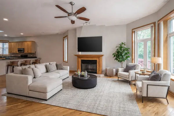 $2,500 | 4839 South Forrestville Avenue, Unit 3, Chicago, IL 60615