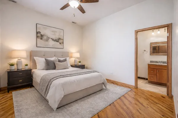 $2,500 | 4839 South Forrestville Avenue, Unit 3, Chicago, IL 60615