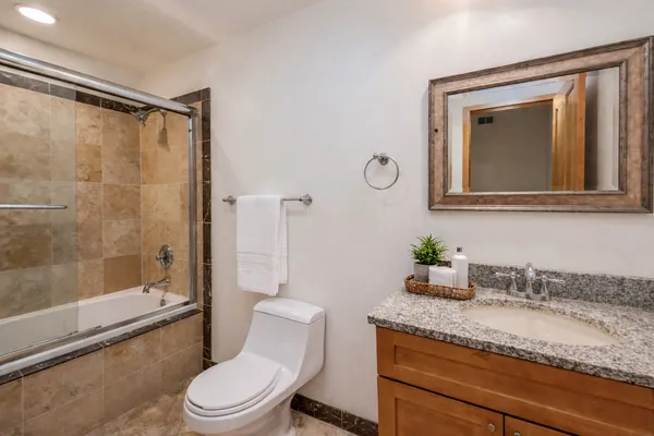 $2,500 | 4839 South Forrestville Avenue, Unit 3, Chicago, IL 60615