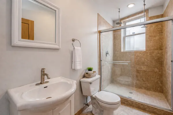 $2,500 | 4839 South Forrestville Avenue, Unit 3, Chicago, IL 60615