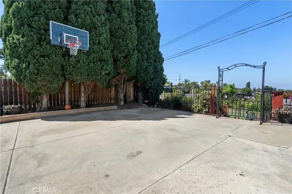 $1,300,000 | 3132 North Westhaven Street, Orange, CA 92865