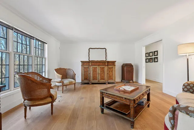 $1,395,000 | 425 Ferndale Road North, Wayzata, MN 55391