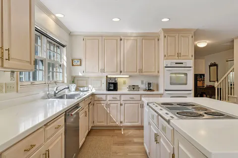 $1,395,000 | 425 Ferndale Road North, Wayzata, MN 55391