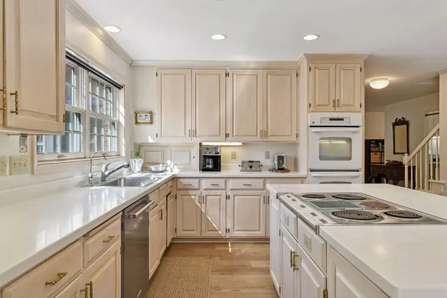 $1,395,000 | 425 Ferndale Road North, Wayzata, MN 55391