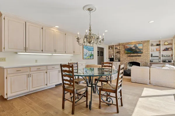 $1,395,000 | 425 Ferndale Road North, Wayzata, MN 55391