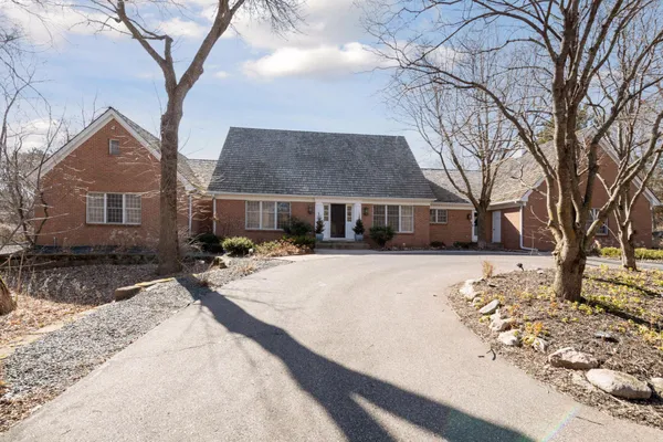$1,395,000 | 425 Ferndale Road North, Wayzata, MN 55391