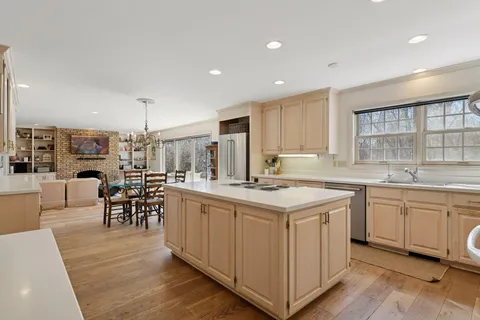 $1,395,000 | 425 Ferndale Road North, Wayzata, MN 55391