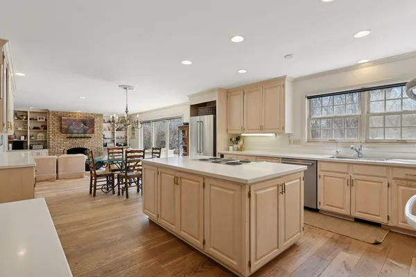 $1,395,000 | 425 Ferndale Road North, Wayzata, MN 55391