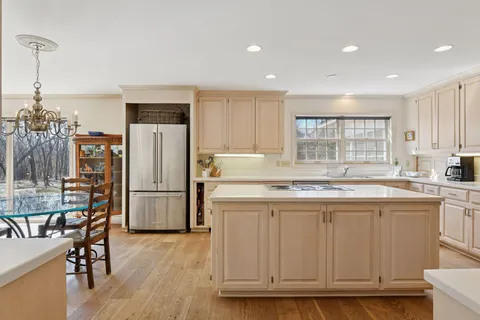 $1,395,000 | 425 Ferndale Road North, Wayzata, MN 55391