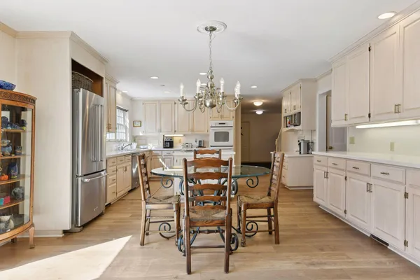 $1,395,000 | 425 Ferndale Road North, Wayzata, MN 55391