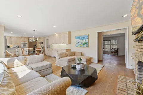 $1,395,000 | 425 Ferndale Road North, Wayzata, MN 55391