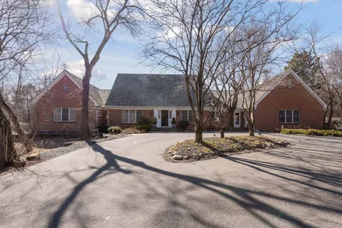 $1,395,000 | 425 Ferndale Road North, Wayzata, MN 55391