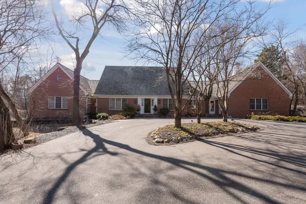 $1,395,000 | 425 Ferndale Road North, Wayzata, MN 55391