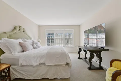 $1,395,000 | 425 Ferndale Road North, Wayzata, MN 55391