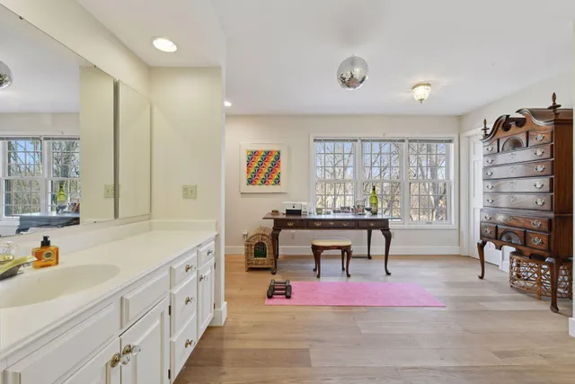 $1,395,000 | 425 Ferndale Road North, Wayzata, MN 55391