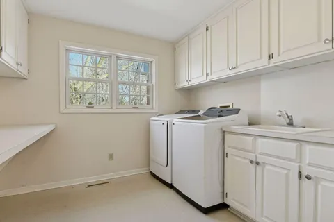 $1,395,000 | 425 Ferndale Road North, Wayzata, MN 55391