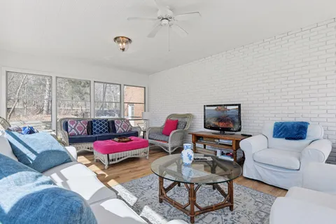 $1,395,000 | 425 Ferndale Road North, Wayzata, MN 55391