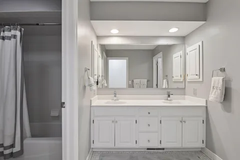 $1,395,000 | 425 Ferndale Road North, Wayzata, MN 55391