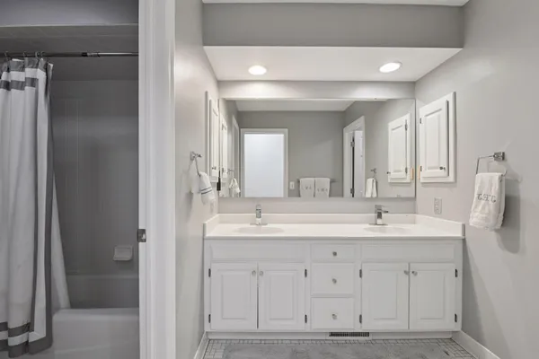 $1,395,000 | 425 Ferndale Road North, Wayzata, MN 55391