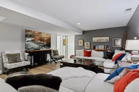 $1,395,000 | 425 Ferndale Road North, Wayzata, MN 55391