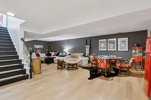 $1,395,000 | 425 Ferndale Road North, Wayzata, MN 55391