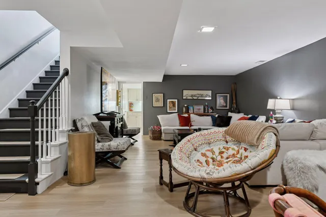 $1,395,000 | 425 Ferndale Road North, Wayzata, MN 55391