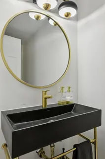 $1,395,000 | 425 Ferndale Road North, Wayzata, MN 55391