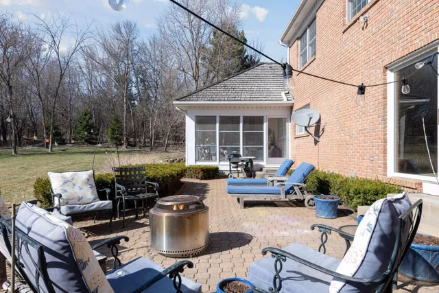 $1,395,000 | 425 Ferndale Road North, Wayzata, MN 55391