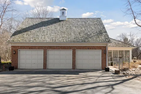 $1,395,000 | 425 Ferndale Road North, Wayzata, MN 55391